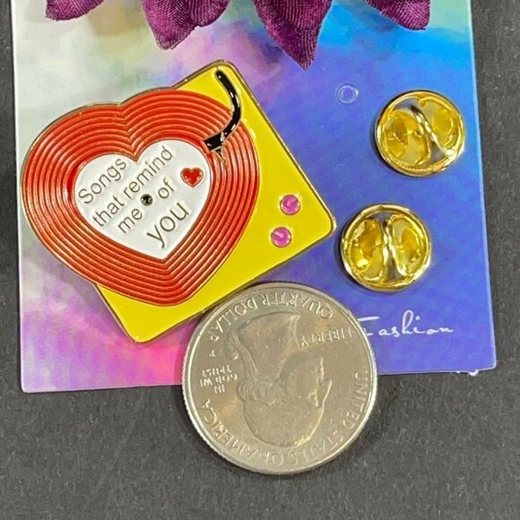 Vinyl Record Player Lapel Pin Heart Love Songs Badge Enamel Pin Brooch Jewelry - Picture 2 of 6
